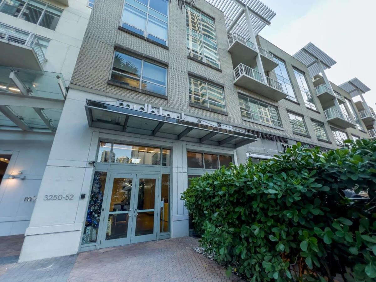 Palm Place Heart Of Miami With Parking Pool And Gym Bagian luar foto