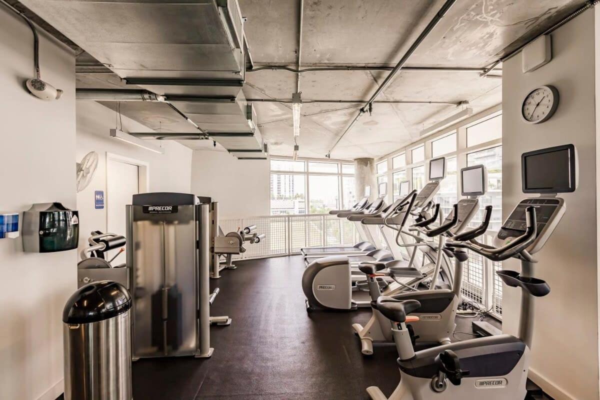 Palm Place Heart Of Miami With Parking Pool And Gym Bagian luar foto