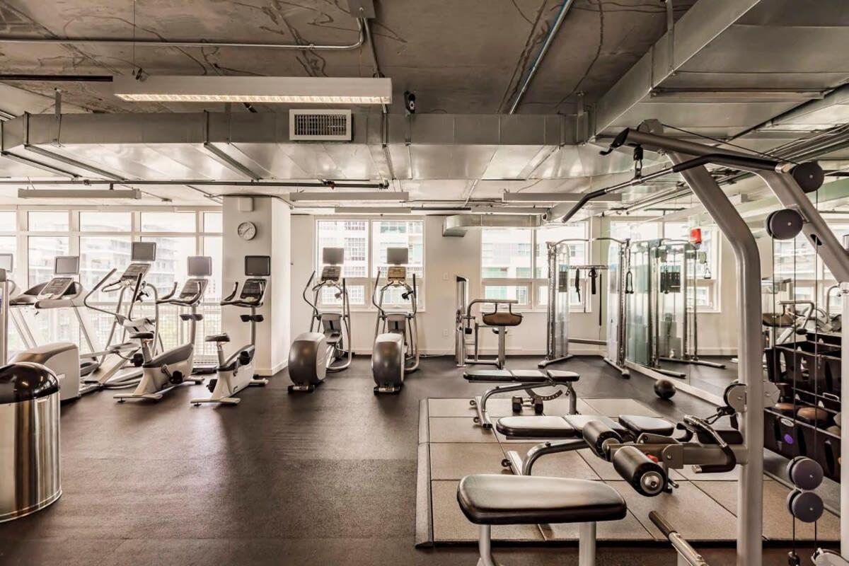 Palm Place Heart Of Miami With Parking Pool And Gym Bagian luar foto